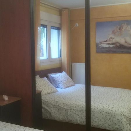 Quiet Apartment In Plaka Ateny Zewnętrze zdjęcie
