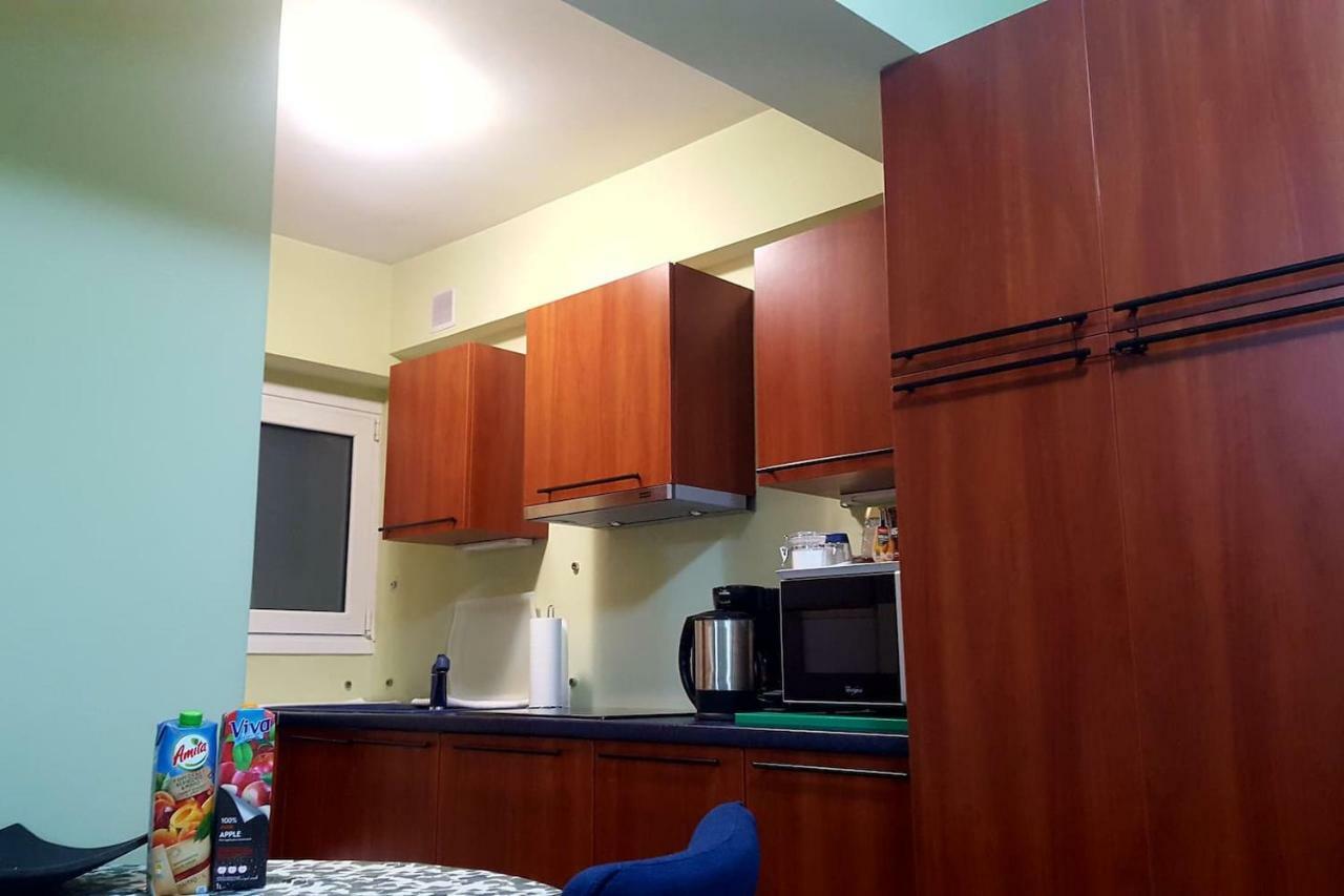 Quiet Apartment In Plaka Ateny Zewnętrze zdjęcie