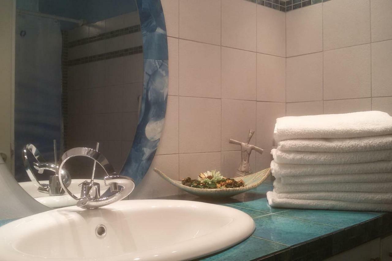 Quiet Apartment In Plaka Ateny Zewnętrze zdjęcie